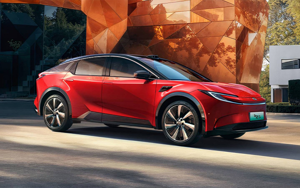 
            10 премьер, рестарт завода Toyota и новые бренды в России. Итоги недели
        