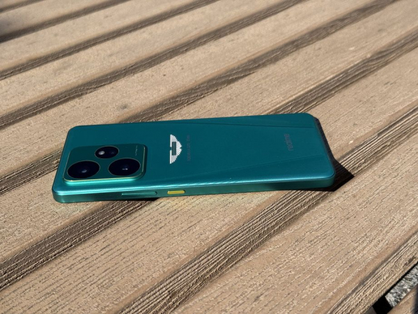 Обзор Realme GT 7 Dream Edition &mdash; характеристики смартфона от Realme и Астон Мартин, реальные фото, цена, впечатления