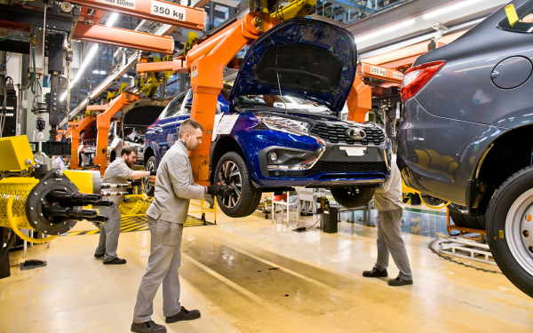 
            &laquo;Москвич 8&raquo;, новые опции Lada и повышение пошлин. Главное за неделю
        