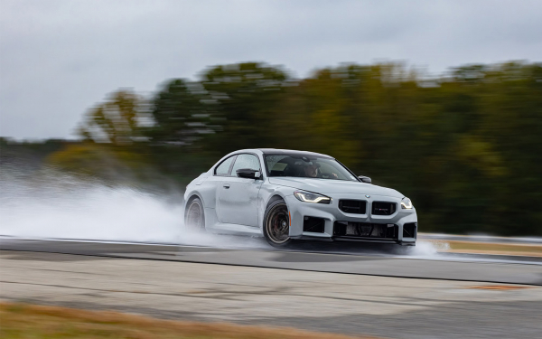
            Она не боится быть неудобной. Первый тест-драйв новой BMW M2 CS
        