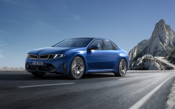 
            Новая &laquo;трешка&raquo; BMW, седан от &laquo;Москвича&raquo; и первая Volga-2026. Итоги недели
        