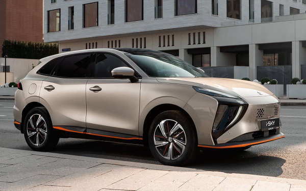 
            10 премьер, рестарт завода Toyota и новые бренды в России. Итоги недели
        