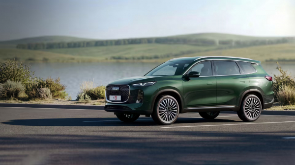 
            Новый российский бренд, гибридная Lada и самая быстрая Audi. Итоги недели
        