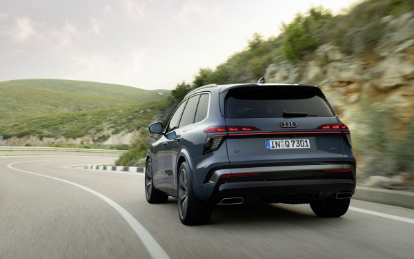 Он способен ездить на растительном масле. Необычные фишки нового Audi Q7
Он способен ездить на растительном масле. Необычные фишки нового Audi Q7