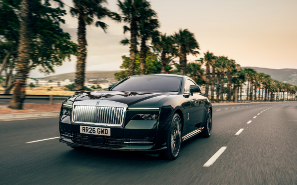 Rolls-Royce показал обновленный Spectre с 16-километровым клубком нитей
Rolls-Royce показал обновленный Spectre с 16-километровым клубком нитей