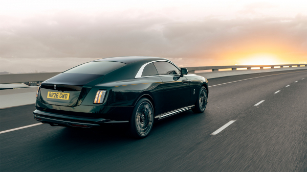 Rolls-Royce показал обновленный Spectre с 16-километровым клубком нитей
Rolls-Royce показал обновленный Spectre с 16-километровым клубком нитей