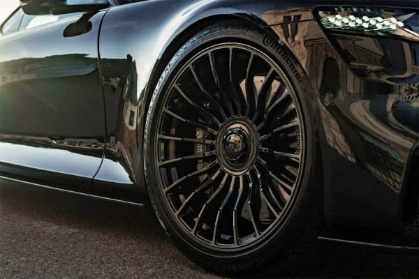
            Brabus создал 1000-сильный гиперкар. Он тормозит спойлером
        