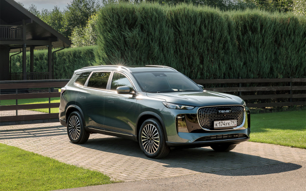 
            Кошачий массаж, бейби-джойстик, умная подвеска. Тест нового Geely Monjaro
        