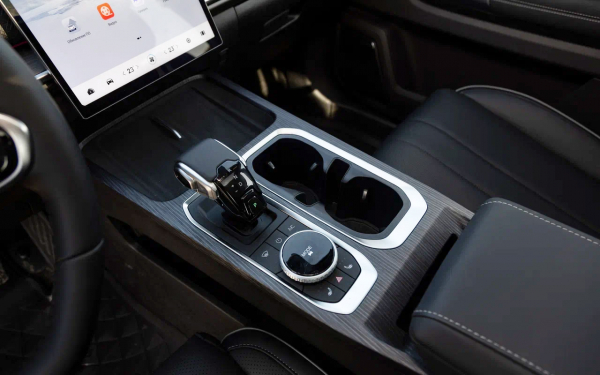 
            Land Rover &laquo;на минималках&raquo;. Считаем изменения в обновленном Jaecoo J7
        