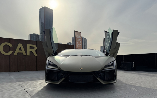 Мы оценили Lamborghini Revuelto. Этот гиперкар против законов физики
Мы оценили Lamborghini Revuelto. Этот гиперкар против законов физики