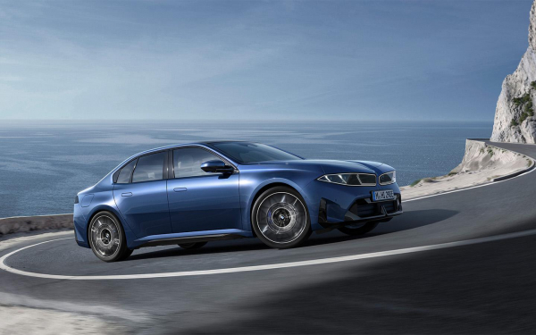 Новая «трешка» BMW, седан от «Москвича» и первая Volga-2026. Итоги недели
Новая «трешка» BMW, седан от «Москвича» и первая Volga-2026. Итоги недели