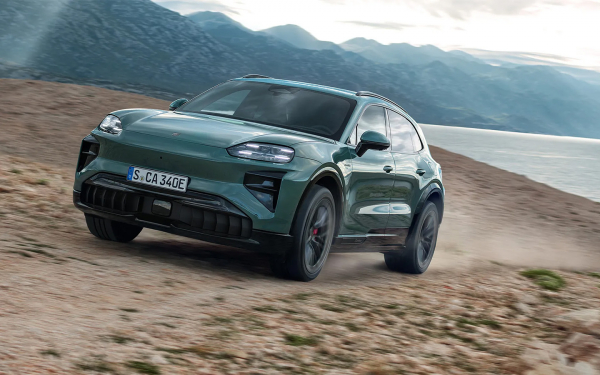
            Под звук фена для волос. Первый тест нового Porsche Cayenne Turbo
        