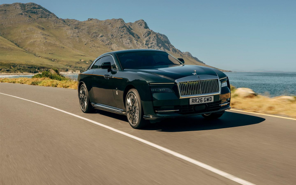 Rolls-Royce показал обновленный Spectre с 16-километровым клубком нитей
Rolls-Royce показал обновленный Spectre с 16-километровым клубком нитей